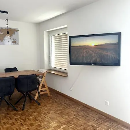 Cozy And Sunny Apartment